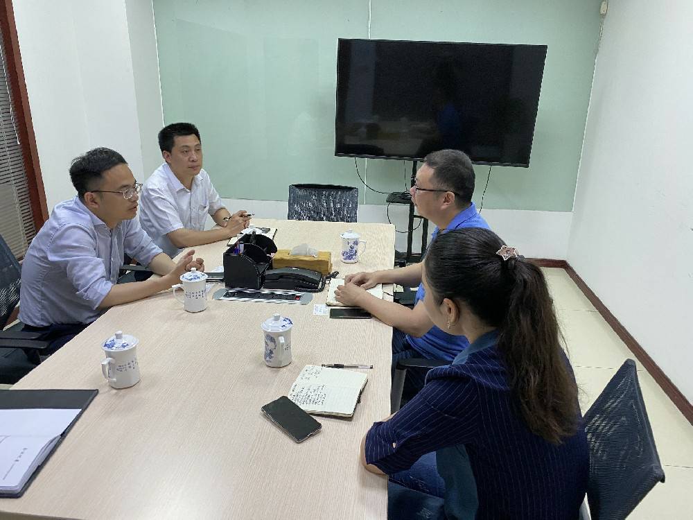 无锡市工信局领导来MK官网网页版入口-MK(中国)科技开展“三联三解”活动